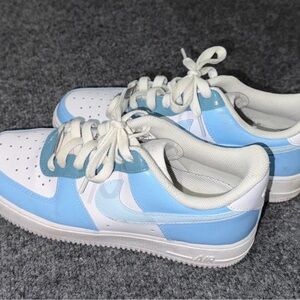 Nike Low-Top Sneakers in White and Light Blue